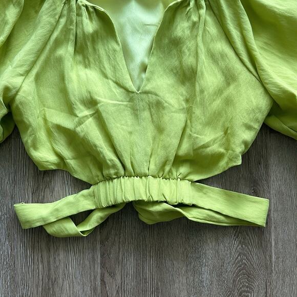 DO+BE Puff Sleeve Tie Back Crop Top Small Notched V Neck Green Romantic Blouse - Picture 2 of 6
